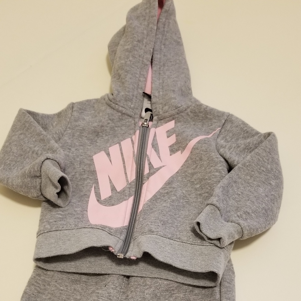 Nike Sweatsuit set baby girl 18m